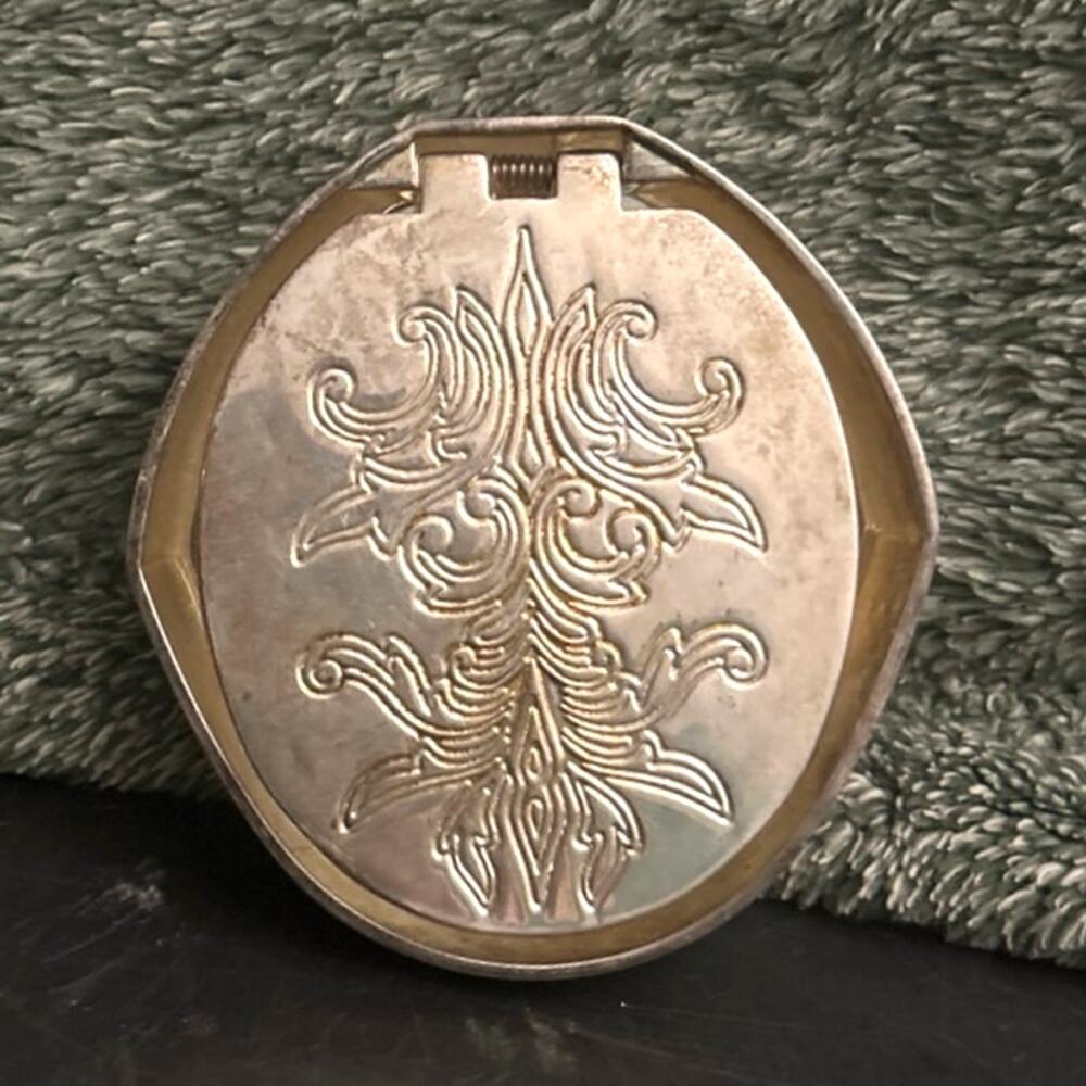 Reed and Barton Silver Hinged Compact Antique Vanity Accessory